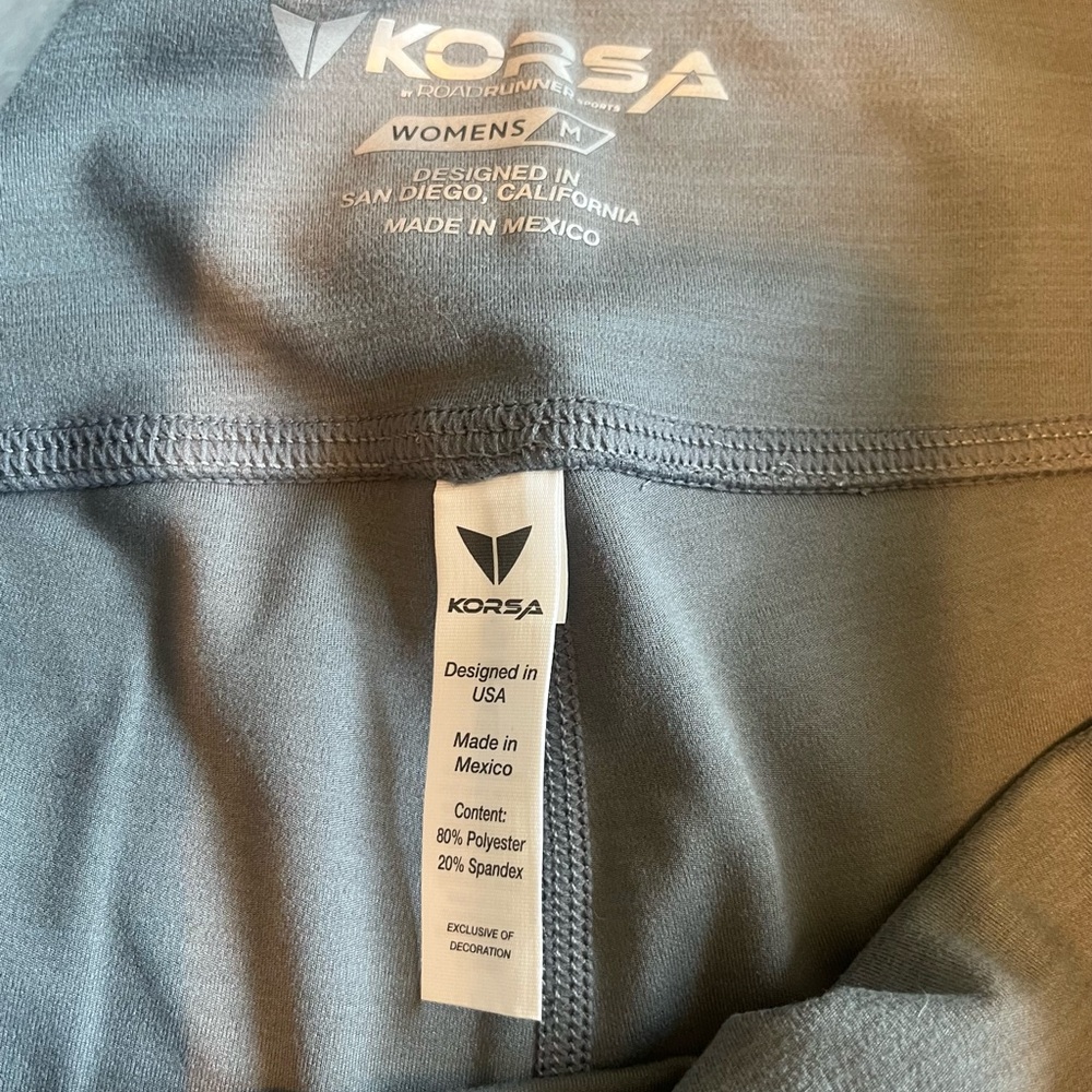 NWOT Korsa Women's Gray Capri Leggings - Picture 5 of 5